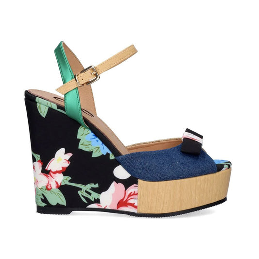 Naomi 011 Wedge